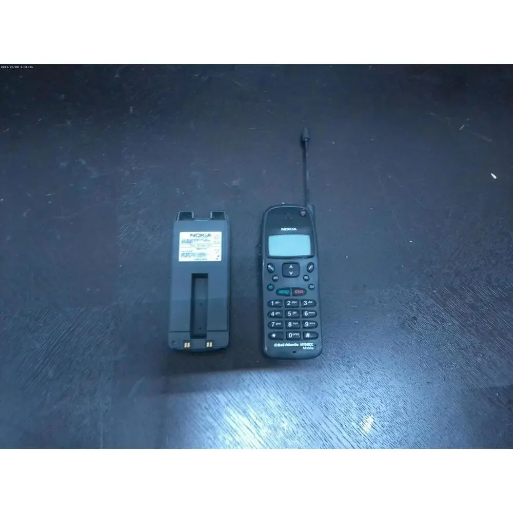 Nokia 232 Cityman 500 THX-41 Mobile phone Includes 2 batteries without AC adapte